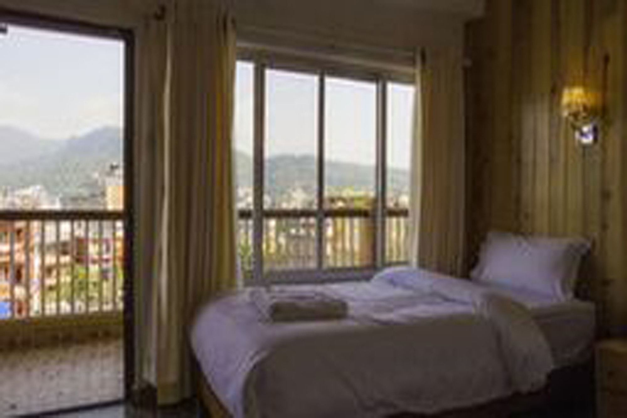 Tristar Hotel 포카라 외부 사진
